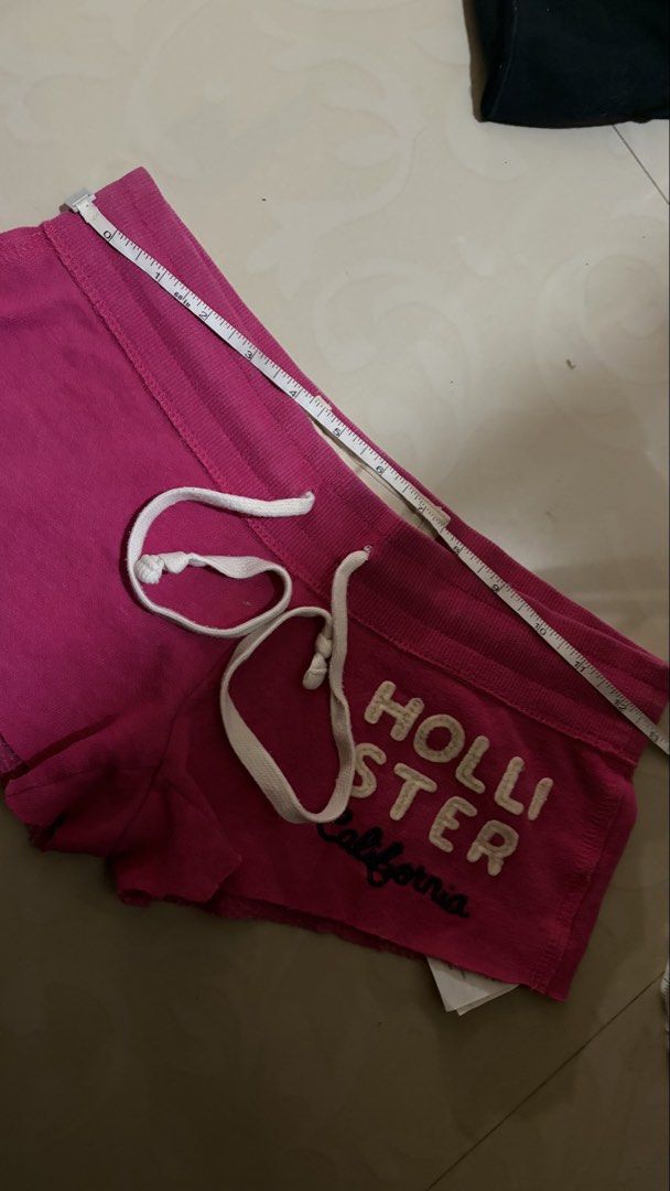 hollister booty sweat shorts (Category: Shorts) located in Baguio. Submitted by iyychen (Listing ID 1464426268, Image 1). Description: aero booty shorts hot pink -no issues - waist can be adjusted.