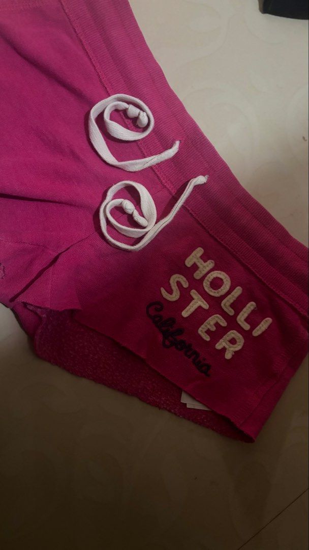 hollister booty sweat shorts (Category: Shorts) located in Baguio. Submitted by iyychen (Listing ID 1464426268, Image 2). Description: aero booty shorts hot pink -no issues - waist can be adjusted.
