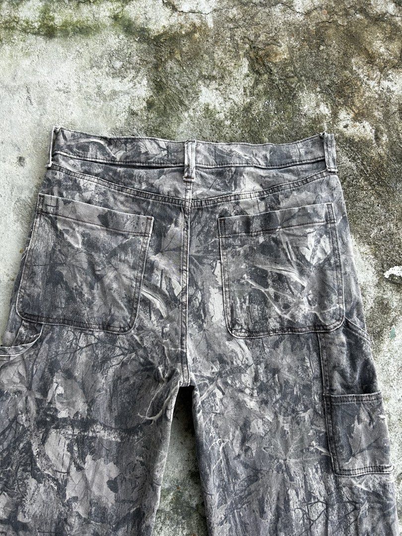 Hollister Real Tree Baggy Carpenter Pants (Category: Jeans) located in Balanga. Submitted by nothingtohold.co (Listing ID 1464503441, Image 3). Description: Hollister Real Tree Baggy Carpenter Pants 32x32 on tag | 32-34 waistline | 41 length | 9 leg opening | 9.8 condition Excellent condi no flaws Gcash | jnt | bataan Vouch~vc.