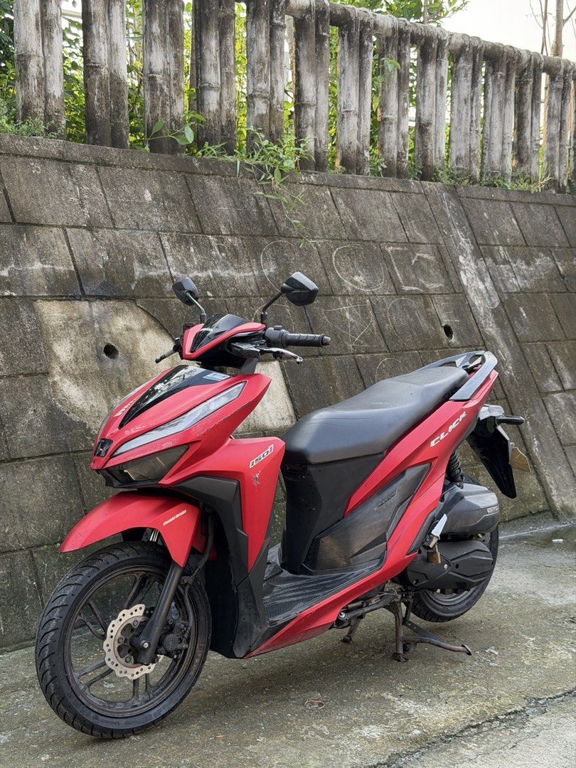 Honda Click V2 150i (Keyless) (Category: Motorbikes for Sale) located in Manila. Submitted by tosh.na (Listing ID 1464457399, Image 2). Description: For sale or swap Honda Click V2 150i (Keyless) 16k ODO Unli Scan. Kapag tamperd suli ko pera mo. Orig papers First owner acquired Tahimik engine No usok or tagas Gas and go Brandnew battery Brandnew front and back tires Life time warranty sa papel pag fake suli ko pera mo. Issue: paso last register 2