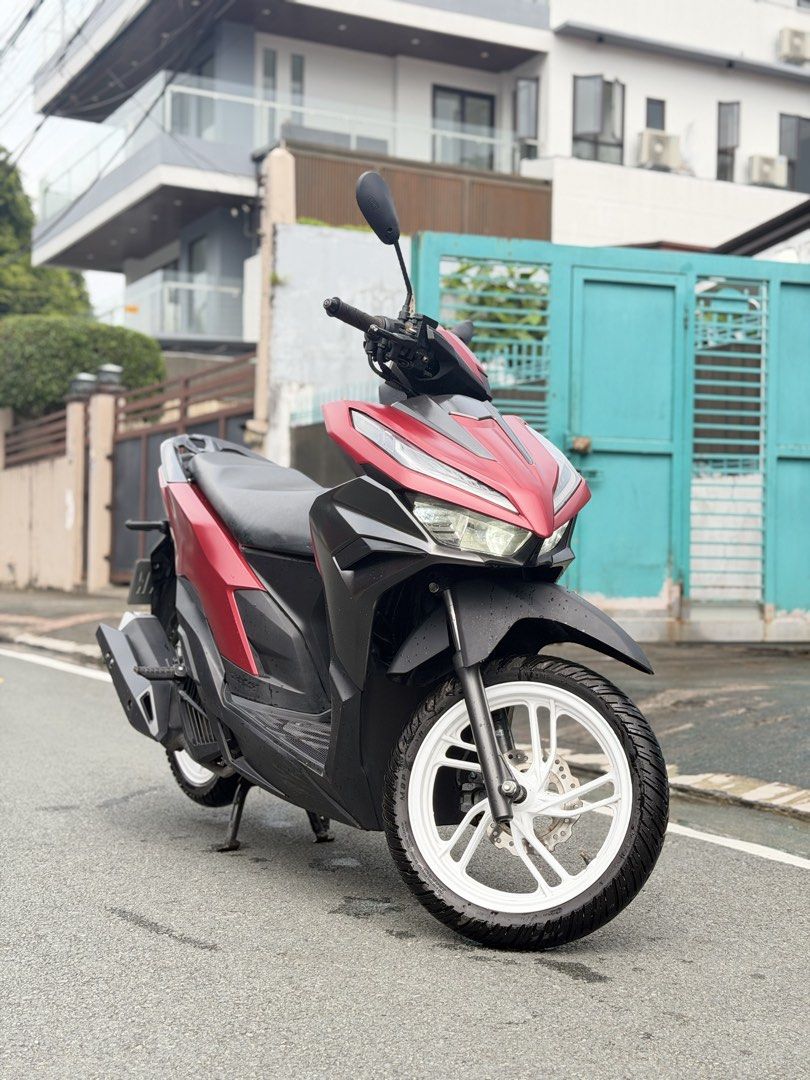 Honda click v3 125 2024 (Category: Motorbikes for Sale) located in Marikina City. Submitted by nikkokanyoo31 (Listing ID 1464470192, Image 3). Description: Honda click v3 125 2024 7k odo only 1st owned Complete papers Ready to transfer All stock engine 59,000php only Loc Marikina.