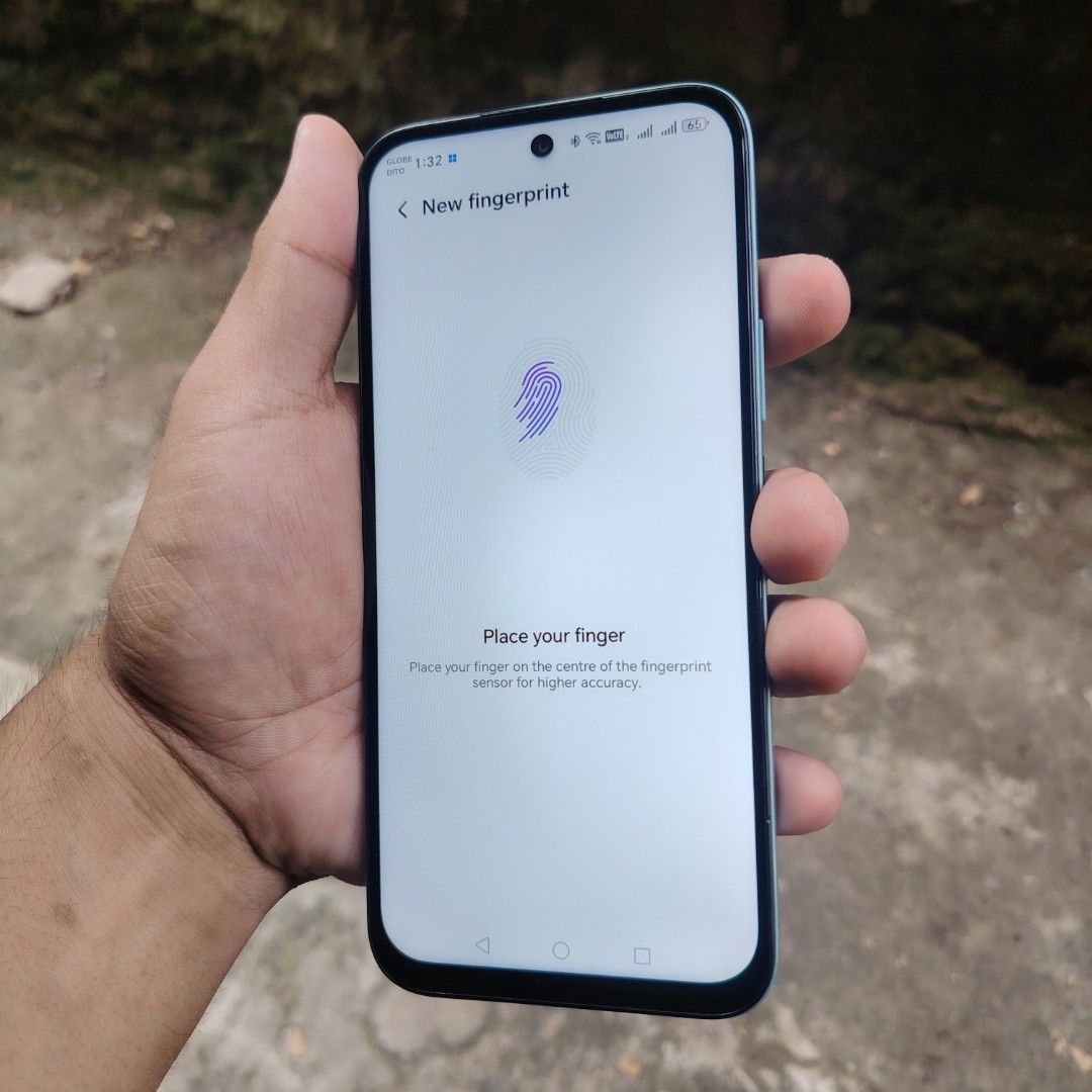 Honor x6c (Category: Android Others) located in Manila. Submitted by quickpenguin.5d57e8 (Listing ID 1464410679, Image 2). Description: For sale Honor x6c no issue all working lahat pwde sa maarte 12/256gb side fingerprint 5300 mah battery, processor mediatek helio g81 ultra 6500 negotiable pa if interested kayo pm nyo Lang ako Antipolo area Lang ako, willing to travel den pag malayo kayo.
