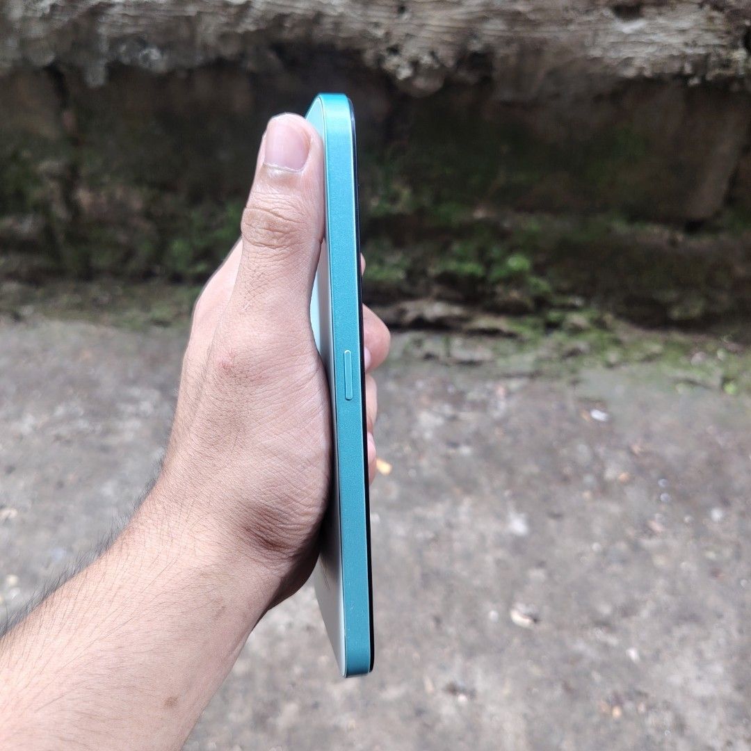Honor x6c (Category: Android Others) located in Manila. Submitted by quickpenguin.5d57e8 (Listing ID 1464410679, Image 3). Description: For sale Honor x6c no issue all working lahat pwde sa maarte 12/256gb side fingerprint 5300 mah battery, processor mediatek helio g81 ultra 6500 negotiable pa if interested kayo pm nyo Lang ako Antipolo area Lang ako, willing to travel den pag malayo kayo.