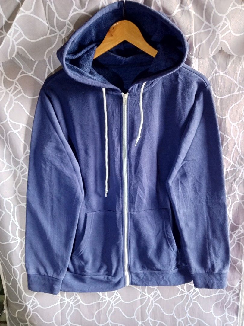 ZIPPER HOODIE JACKET PRELOVED/THRIFTED (Category: Hoodies) located in Taytay. Submitted by ThriftRacks (Listing ID 1464384705, Image 2). Description: Preloved/Thrifted from ukay bale Cut tag brand Hoodie Medium Size Soft Fabric MOD-J&T Express/Lalamove SF shoulder by the buyer Meet up Sanjuan Elem. School Floodway Taytay Rizal only. Payment First Mode of payment-Maya/Gotyme.