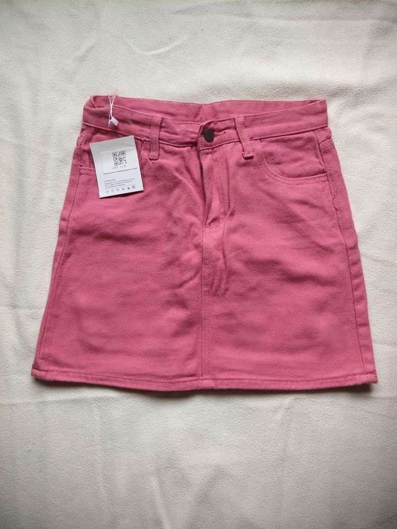 Hot Pink Denim Mini Skirt (Category: Skirts) located in Caloocan City. Submitted by angelinee123 (Listing ID 1464414770, Image 2). Description: Size L - 28 to 29 •Payment methods: Gcash (item price + sf) • Payment first policy • Delivery option: - J&t delivery : 2-3 days depends on loc - Lalamove: same day delivery - meetup: 5th avenue lrt station only (cod avail) .