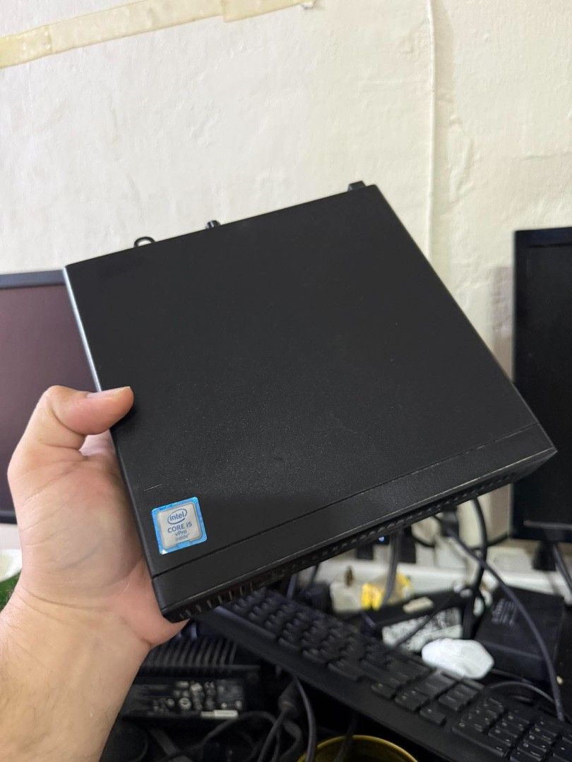 HP Elitedesk 800 G2 Desktop mini (Category: Desktops) located in Manila. Submitted by happyearth.953a15 (Listing ID 1464354939, Image 2). Description: HP Elitedesk 800 G2 Desktop mini I5 6th gen Intel UHD Graphics 530 8gb ram 1TB HDD Windows 11 pro OS Wifi ready Unit with power adapter 💸💸 6,500 Location: San Andres bukid manila Pick up or deliver.