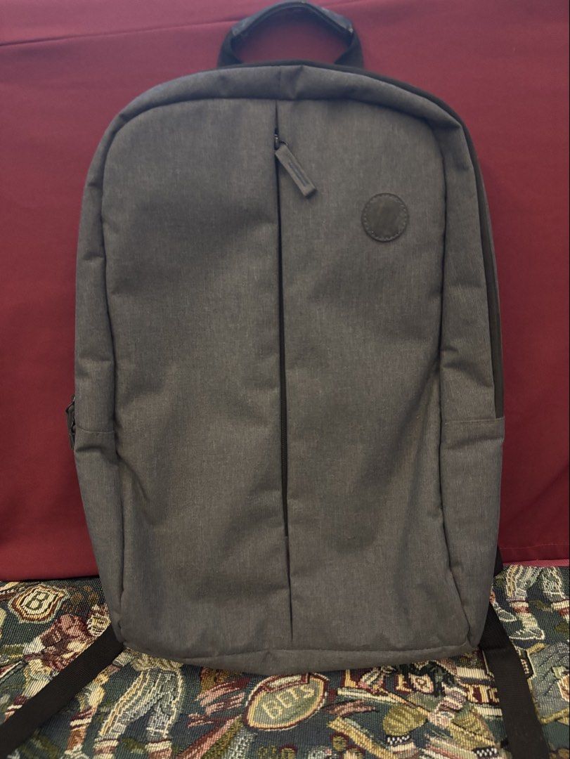 HP Grey Backpack (Category: Backpacks) located in Manila. Submitted by shopmik4scloset (Listing ID 1464556581, Image 1). Description: Hi 👋🏽 Yes, it’s available :) No issues 📍: Sampaloc Manila 🚚: Lalamove or J&T 💵: Gcash or Bank Transfer No meet ups, cod or free sf ! .