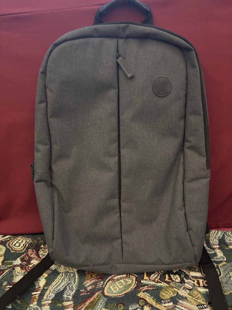 HP Grey Backpack (Category: Backpacks) located in Manila. Submitted by shopmik4scloset (Listing ID 1464556581, Image 2). Description: Hi 👋🏽 Yes, it’s available :) No issues 📍: Sampaloc Manila 🚚: Lalamove or J&T 💵: Gcash or Bank Transfer No meet ups, cod or free sf ! .