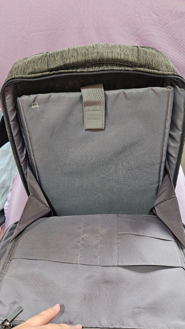 Huawei Laptop Bag (Category: Laptop Bags & Sleeves) located in Manila. Submitted by yreenee (Listing ID 1464400495, Image 2). Description: •Padded compartment for your laptop •Multiple internal pockets for easy organization •Can fit a 16 inch laptop (as shown with a 14 inch laptop for reference) 🤝 Gcash or GoTyme 📦 Lalamove, Angkas, or Grab.