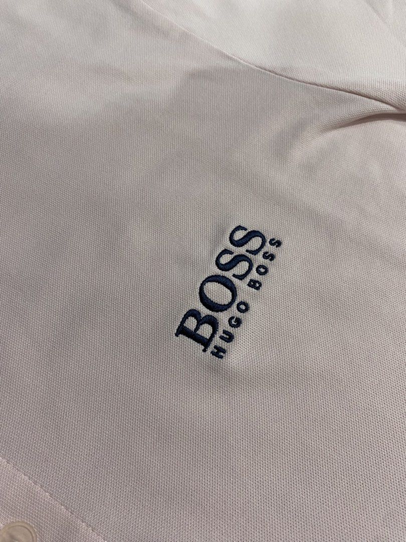Hugo Boss (Category: Tshirts & Polo Shirts ) located in Leganes. Submitted by wisehandpick (Listing ID 1464490149, Image 2). Description: HUGO BOSS (Authentic) Excellent condition Complete Dimension 22 width 28 length Direct message please.