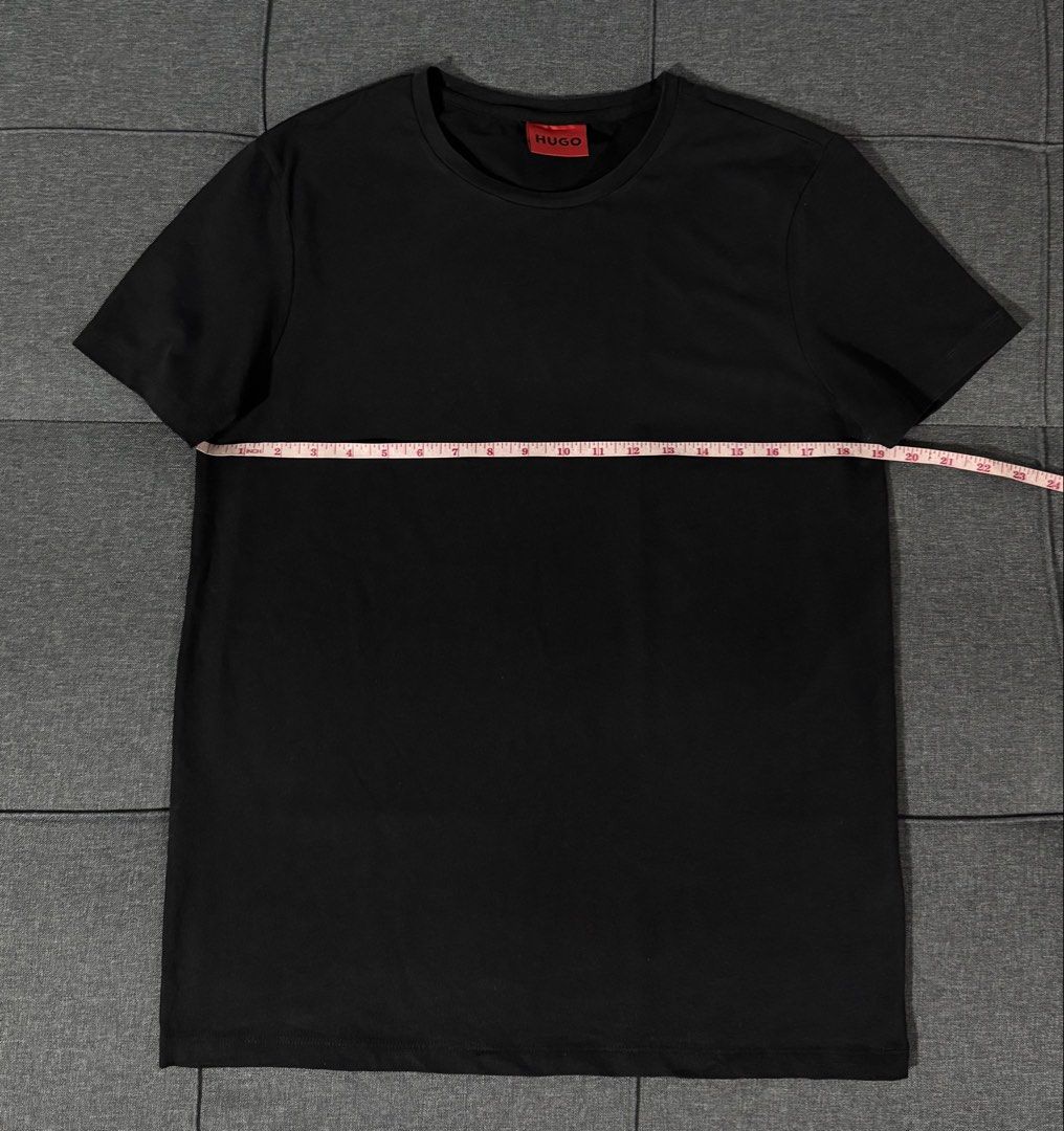 HUGO BOSS basic crew neck men’s tee (Category: Tshirts & Polo Shirts ) located in General Santos City (Dadiangas). Submitted by curatedstuffs101 (Listing ID 1464401681, Image 2). Description: Like new No flaws Color rate:10/10 Size:medium on tag Pls refer to the photos attached for the exact measurement Low ballers will not be entertained..
