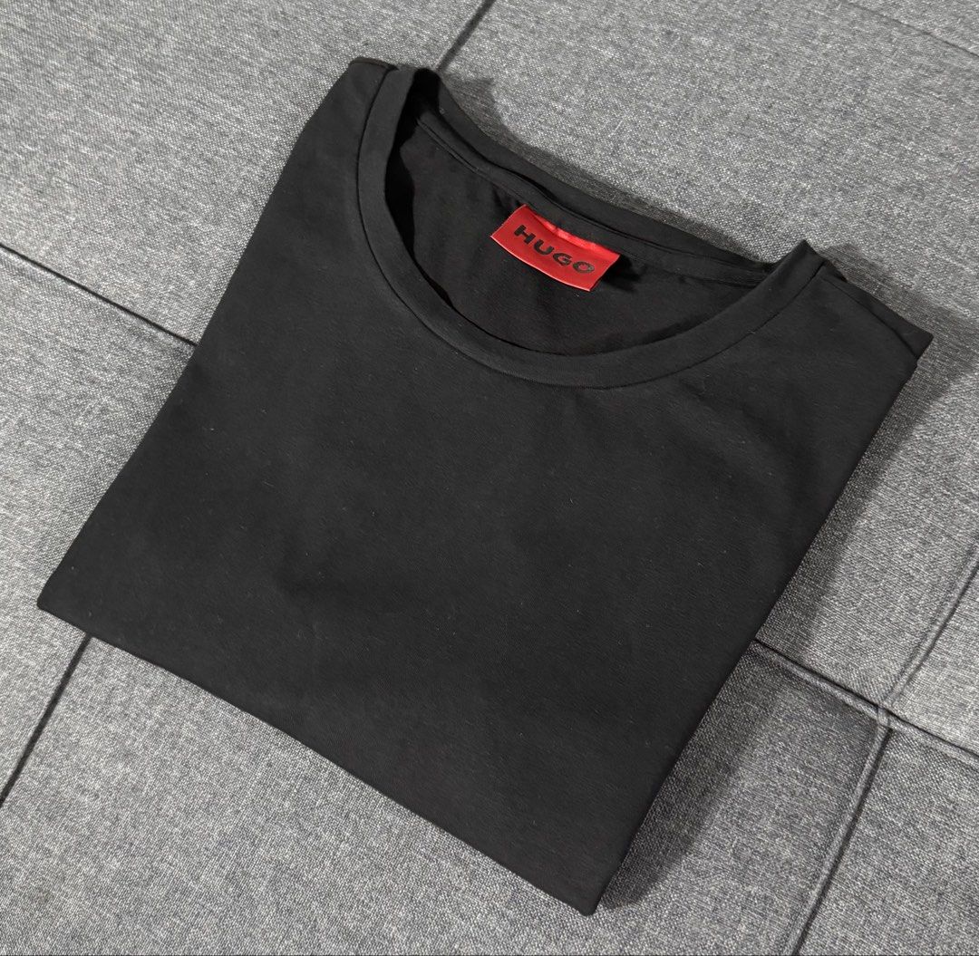 HUGO BOSS basic crew neck men’s tee (Category: Tshirts & Polo Shirts ) located in General Santos City (Dadiangas). Submitted by curatedstuffs101 (Listing ID 1464401681, Image 1). Description: Like new No flaws Color rate:10/10 Size:medium on tag Pls refer to the photos attached for the exact measurement Low ballers will not be entertained..
