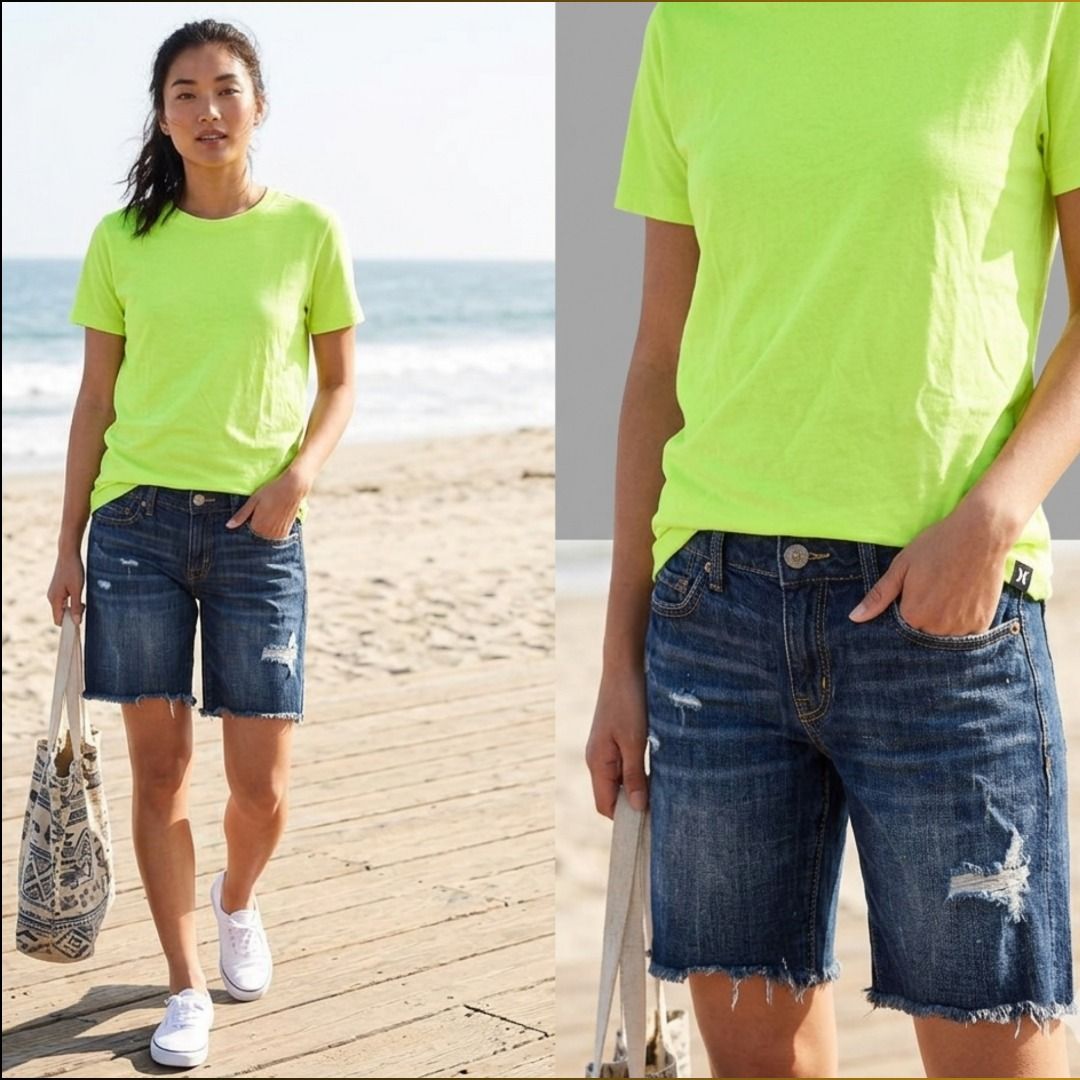 Hurley Neon Lime Tee (Category: Others Tops) located in Calamba. Submitted by rackme (Listing ID 1464355125, Image 3). Description: Hurley Neon Lime Tee PRELOVED/PREOWNED NOW 120 PESOS! before: 150 pesos Current Brand New Retail Price: ~₱1,100 to ₱1,500 ($20 - $26 USD) Size: Medium (M).
