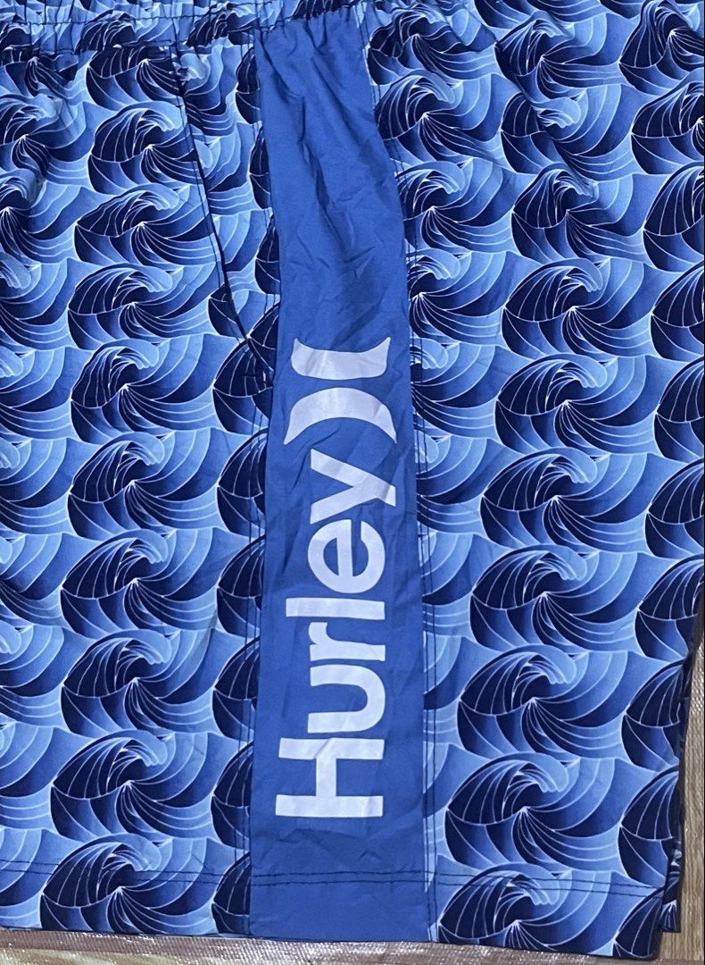 Hurley Short (Category: Shorts) located in Valenzuela. Submitted by nk_thriftshop (Listing ID 1464419406, Image 2). Description: Dimes: Waist 28 to 34 Length: 16inch Leg Opening: 10inch Issue: None Contion: 10/10 Color Rate: 10/10.