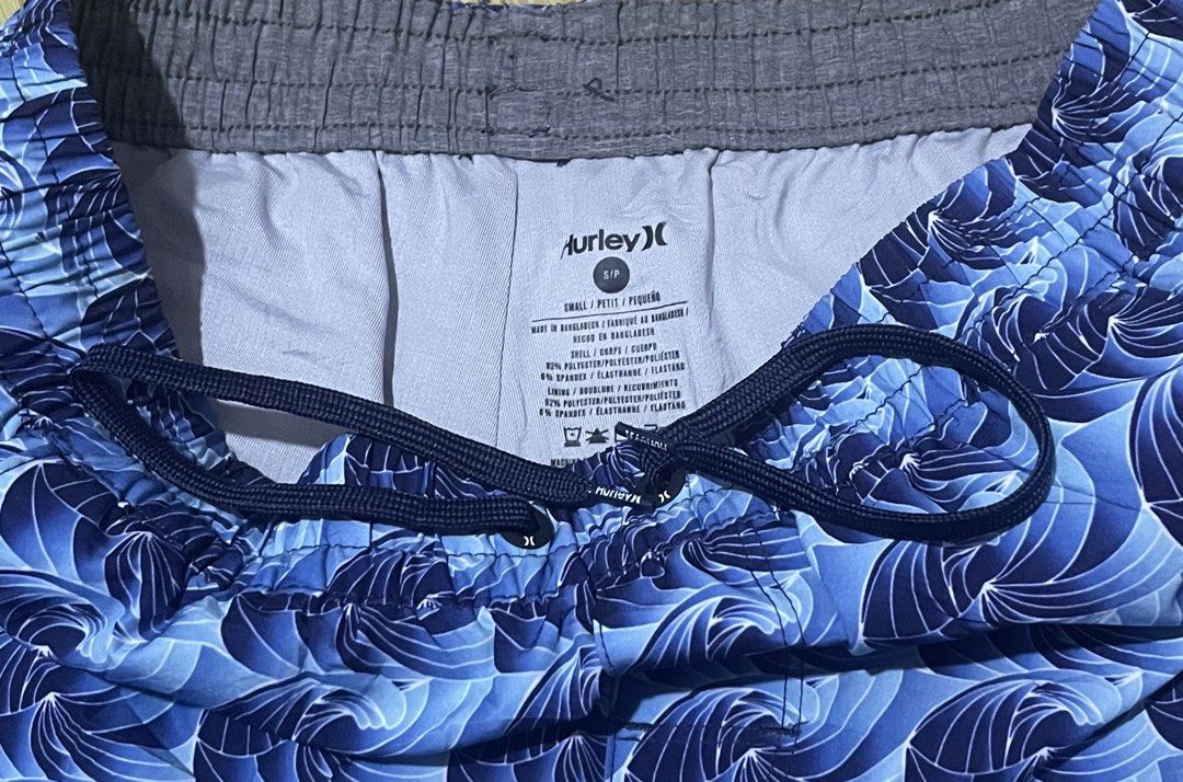 Hurley Short (Category: Shorts) located in Valenzuela. Submitted by nk_thriftshop (Listing ID 1464419406, Image 3). Description: Dimes: Waist 28 to 34 Length: 16inch Leg Opening: 10inch Issue: None Contion: 10/10 Color Rate: 10/10.