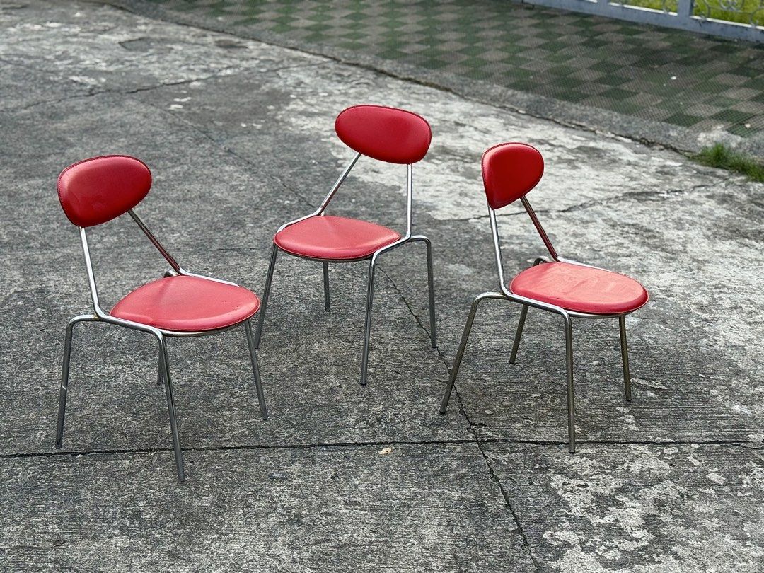 Insdustrial Modernist Chrome Chair (Category: Chairs) located in Bulacan. Submitted by rock_off.thriftshop.ph (Listing ID 1464500959, Image 1). Description: .