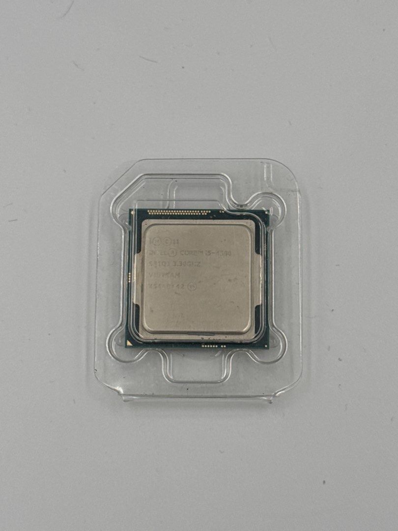 Intel Core i5-4390 CPU Processor (Category: Computer Parts) located in Singapore. Submitted by leeyummy (Listing ID 1464465249, Image 1). Description: - Intel Core i5-4390 Processor - Base Clock Speed: 3.40GHz - Made in Vietnam - Comes in protective plastic casing - Ready for your PC build.