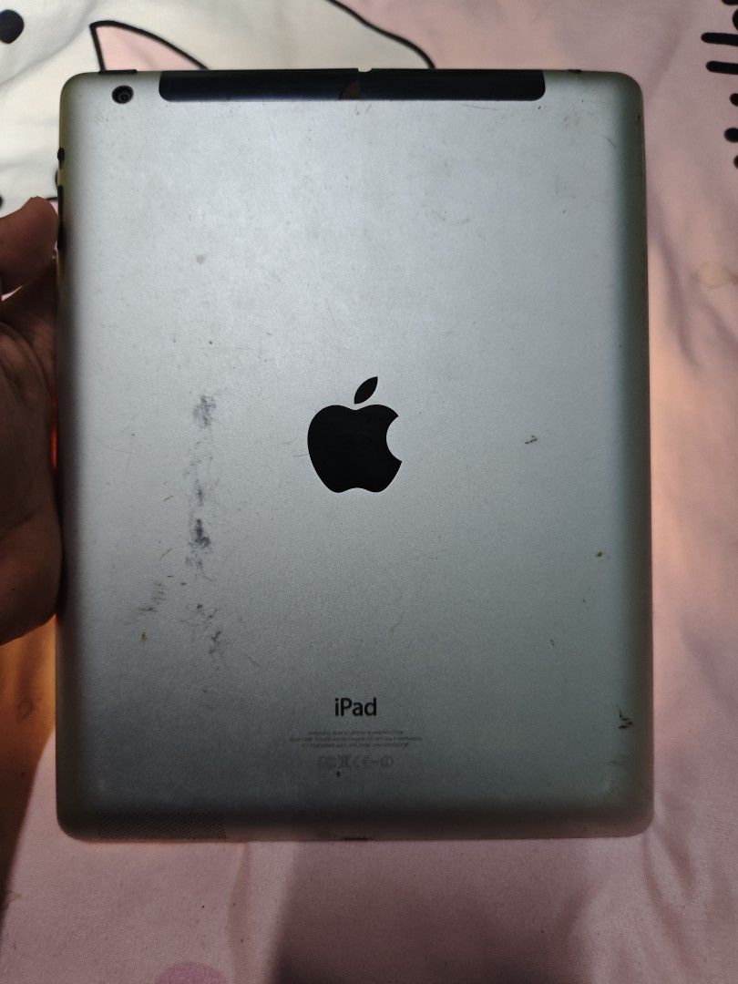 Ipad 4th gen (Category: iPad) located in Manila. Submitted by alilongthrift (Listing ID 1464362709, Image 2). Description: FOR SALE IPAD 4TH GEN 32GB PAYMENT FIRST PO MOP : Gcash/Bank transfer COURIER: Jnt express or kung around metro manila lang pwede natin lalamove Location : Makati city Pm for more details.