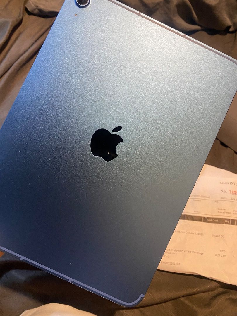 iPad A16 11-inch (11th Gen) 💙 (Category: iPad) located in Makati City. Submitted by moonjazareno32793 (Listing ID 1464381205, Image 2). Description: FOR SALE: iPad 11-inch (11th Gen) 💙 ✨ Wi-Fi + Cellular - 128GB 🎨 Color: Blue 🛡️ Includes PROTECT PLUS Theft Protection- AppleCare+/protection coverage for 2 years 📅 Purchased last June — still in very good/new condition! 🔌 Includes charger and box plus receipt 💰 Bought for: ₱41k 🏷️ Selling fo