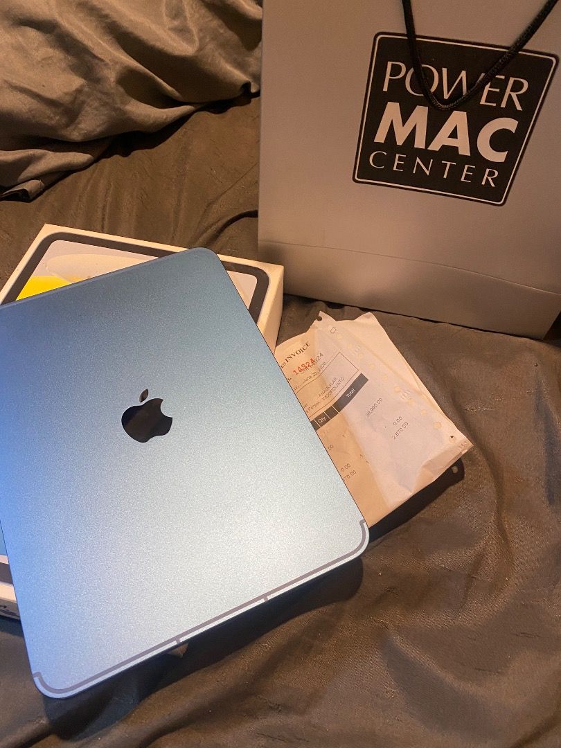 iPad A16 11-inch (11th Gen) 💙 (Category: iPad) located in Makati City. Submitted by moonjazareno32793 (Listing ID 1464381205, Image 1). Description: FOR SALE: iPad 11-inch (11th Gen) 💙 ✨ Wi-Fi + Cellular - 128GB 🎨 Color: Blue 🛡️ Includes PROTECT PLUS Theft Protection- AppleCare+/protection coverage for 2 years 📅 Purchased last June — still in very good/new condition! 🔌 Includes charger and box plus receipt 💰 Bought for: ₱41k 🏷️ Selling fo