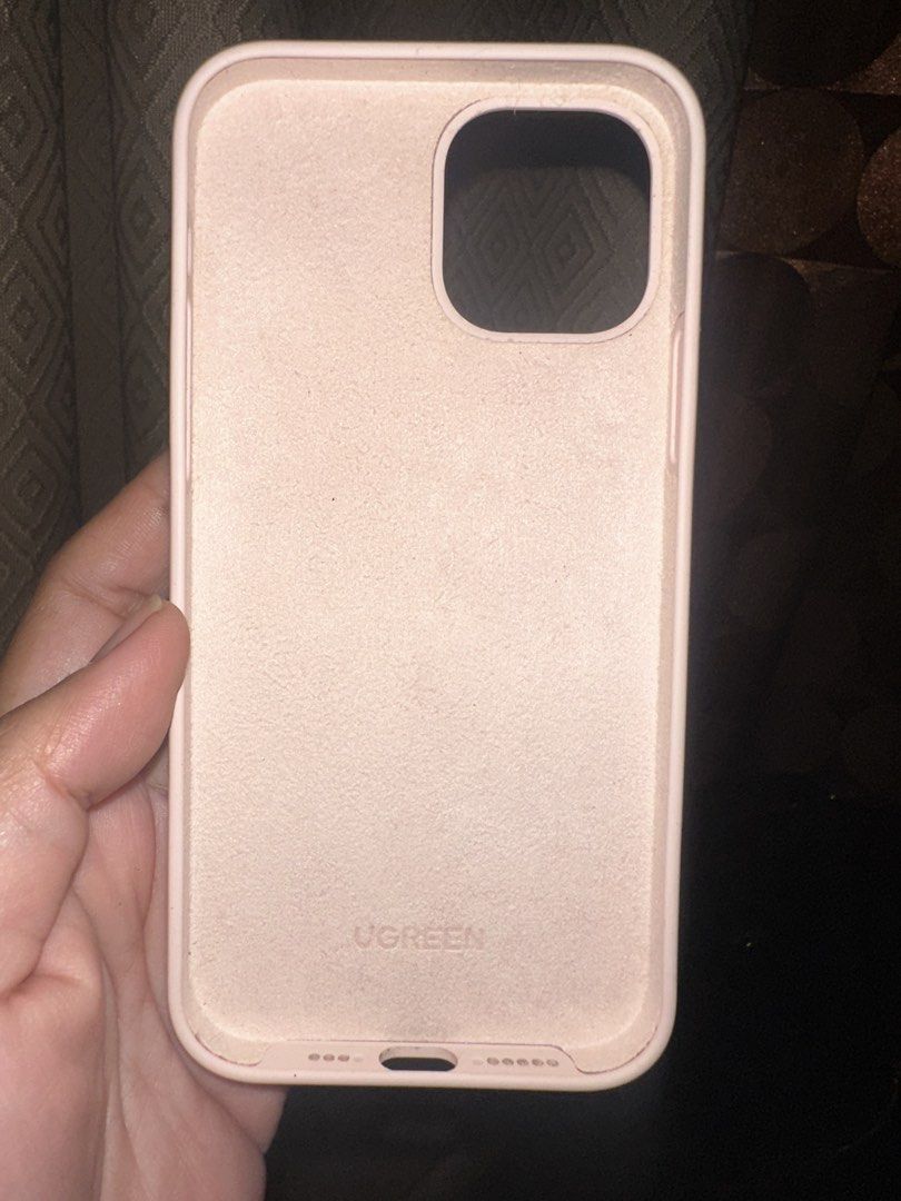 Iphone 12 pro cases (Category: Cases & Sleeves) located in Paranaque City. Submitted by jhingpreloveditems (Listing ID 1464403774, Image 3). Description: 10 cases of iphone 12 pro The upper portion cases are original & not slippery Pm me if interested Take all for 400 pesos only.