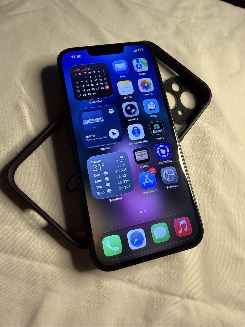 Iphone 14 Midnight 256gb (Category: iPhone 14 Series) located in Batangas. Submitted by seokjinforehe4d (Listing ID 1464365818, Image 1). Description: For Sale: iPhone 14 - 256GB (Midnight) Price: ₱23,000 (Slightly negotiable for sure buyers/cash upon meetup) Condition & Specifications: Storage: 256GB FU/No SIM restrictions (Openline to all networks). Battery Health: 75% Maximum Capacity makunat pa (All original battery, never been opened or repl