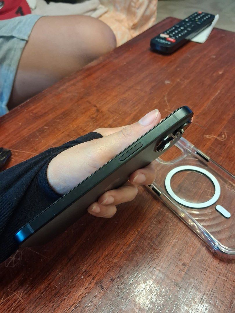 Iphone 15 128GB (Category: iPhone 15 Series) located in Caloocan City. Submitted by ethelle_1122 (Listing ID 1464394829, Image 2). Description: 📱 FOR SALE — iPhone 15 128GB ✨ Color: Black 💾 Storage: 128GB 🔋 Battery Health: 82% 👩🏻 Lady-owned 🔒 Never been opened / never repaired 🎨 True Tone: Working 📦 Inclusions: Original Box + extra cases ❌ No charger included 📡 Smart Locked 💯 Good condition & ready for a new owner! 📩 PM for price, actu