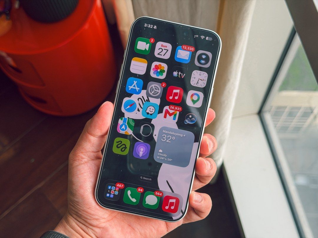 iPhone 17 Pro Max 1TB (Category: iPhone 17 Series) located in Pasig City. Submitted by arlbnaaa81963 (Listing ID 1464430218, Image 2). Description: iPhone 17 Pro Max 1TB Silver 91% BH Openline No issues Complete (box & cable) + Cases.