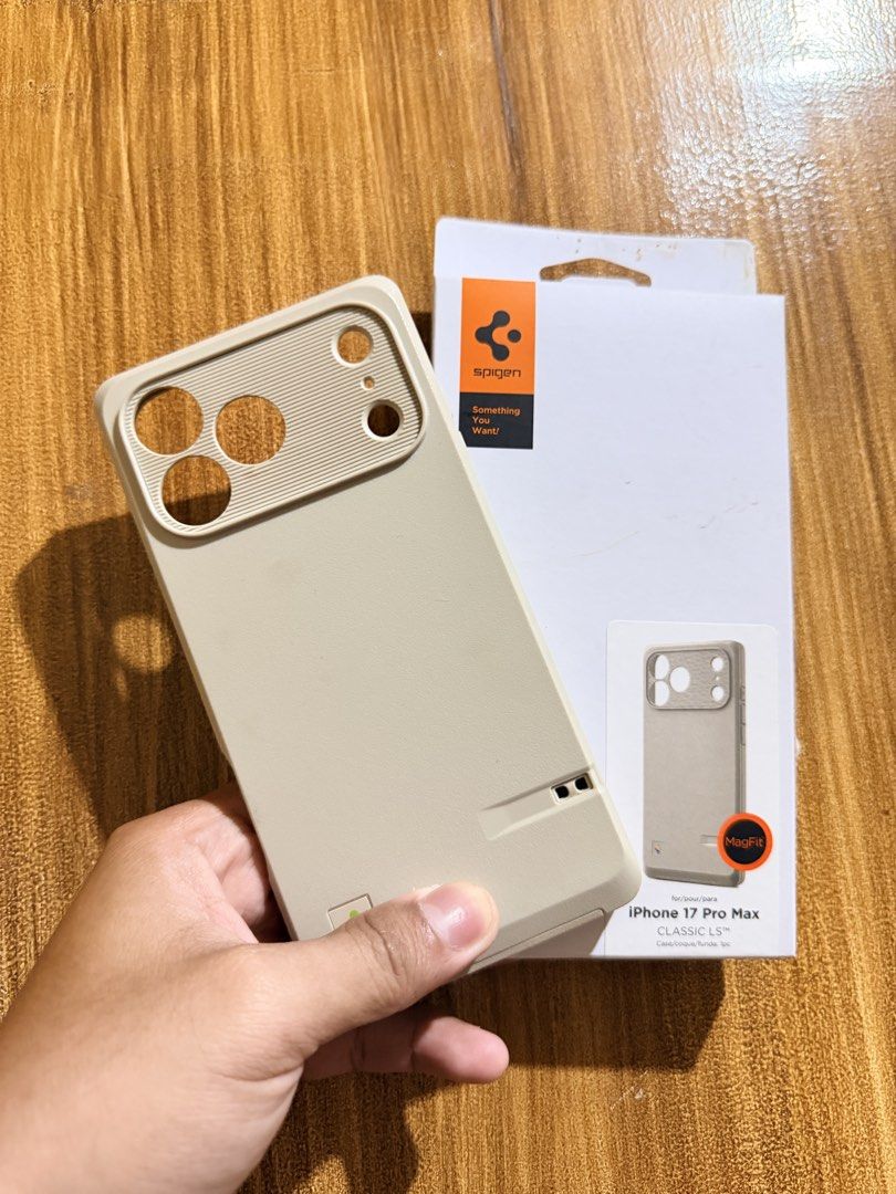 IPHONE 17 pro max case (Category: Cases & Sleeves) located in San Mateo. Submitted by kuya.mo.marvinne (Listing ID 1464557165, Image 1). Description: Iphone 17 Pro Max CASE Spigen Classic LS w/ Magsafe Authentic Slightly nego 1700 Barely used With box Rhinoshield Air X 3700 slightly nego Sept 13, 2026 purchased bought SRP in Rhinoshield website. With box Marikina area Palalamove nyo nalang.