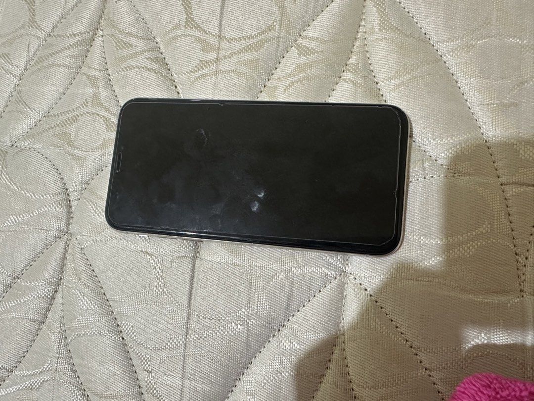 Iphone X (Category: iPhone X Series) located in Manila. Submitted by shopdenisse (Listing ID 1464385306, Image 1). Description: GLOBELOCKED may obvious signs of use screen also has cosmetic scratches but you can cover with screen protector Battery replaced by third party repair shop Pwede pa as your main phone as long as not a gamer, mainly for call/text, banking, soc med, etc. Rfs: want to buy new phone .