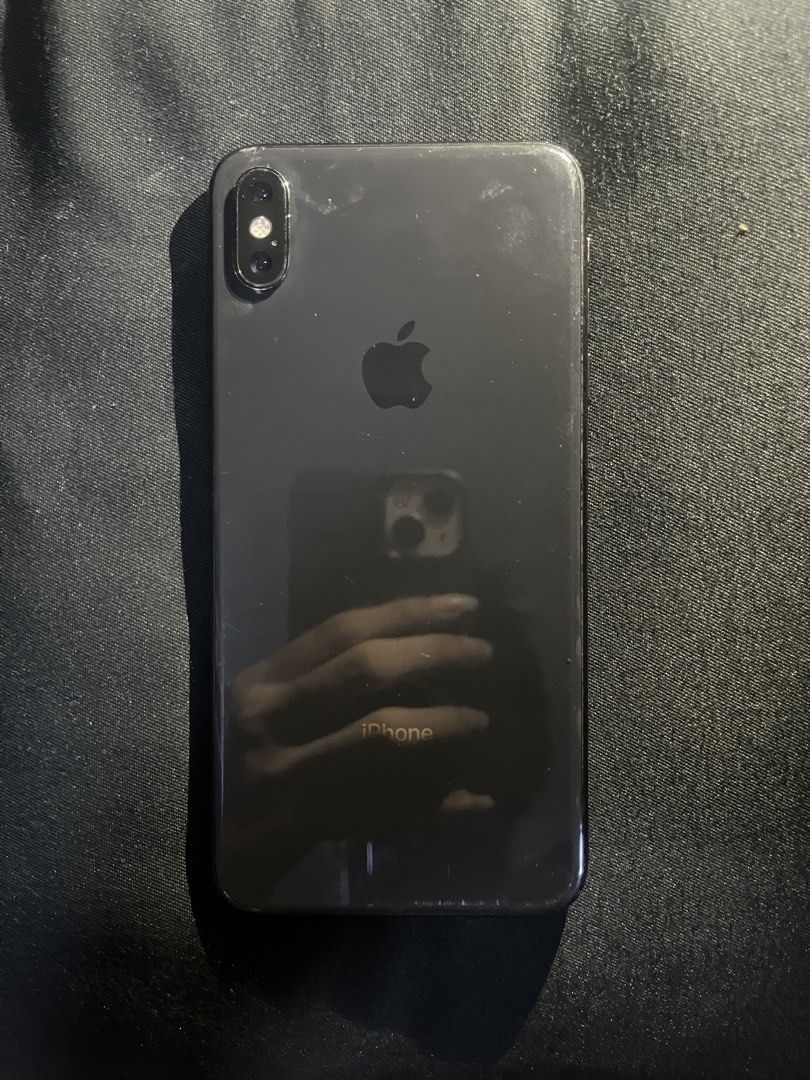 Iphone Xs Max (Category: iPhone X Series) located in Manila. Submitted by arkel2026 (Listing ID 1464513214, Image 1). Description: Iphone XS Max Negotiable for Sure Buyer 64gb 74% Battery Health pros: True Tone Working✅ Screen in good condition no scratches✅ Great Camera no white or black spots✅ Cons: No face id Replaced Battery Wifi Used only Inclussions: Charger Case Screen Protector .