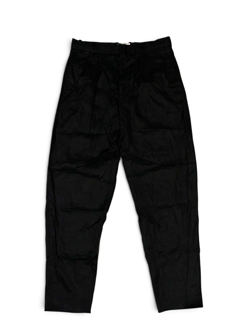 🏷️Isabel Marant Men Trouser (Category: Luxury Apparel) located in Manila. Submitted by angelamaec (Listing ID 1464461815, Image 1). Description: Excellent condition 16x40 leg opening 6 1/2 Add ship.