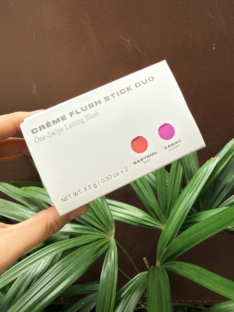 ISSY CRÈME FLUSH STICK DUO (Category: Makeup) located in Manila. Submitted by jfodoit0023 (Listing ID 1464384939, Image 2). Description: .