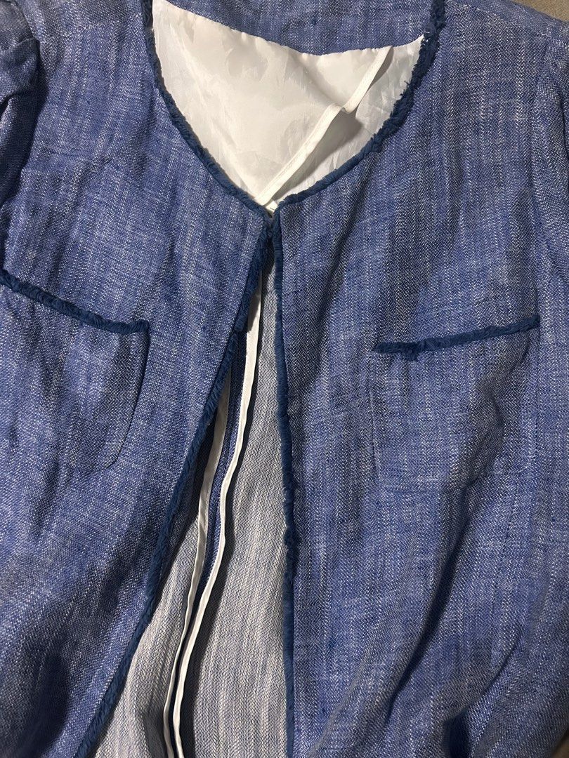 IVANA (Category: Coats, Jackets and Outerwear) located in Davao. Submitted by sart0ria85 (Listing ID 1464484794, Image 3). Description: A blue four packet faux tween jacket. Made of high quality materials. MADE IN KOREA 🇰🇷 SMALL. Size 4 EXCELLENT CONDITION (92/100).