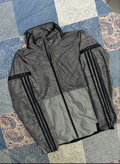 (Category: ) located in . Submitted by nishthrifting (Listing ID 1464536125, Image 1). Description: .