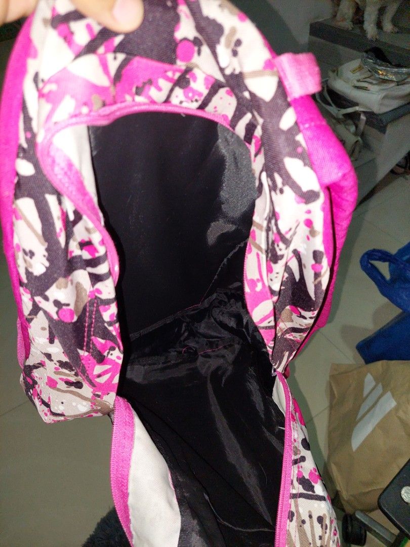 Jansport Pink Bag (Category: Backpacks) located in Manila. Submitted by okeanos (Listing ID 1464362141, Image 2). Description: Used Jansport Bag Own item.