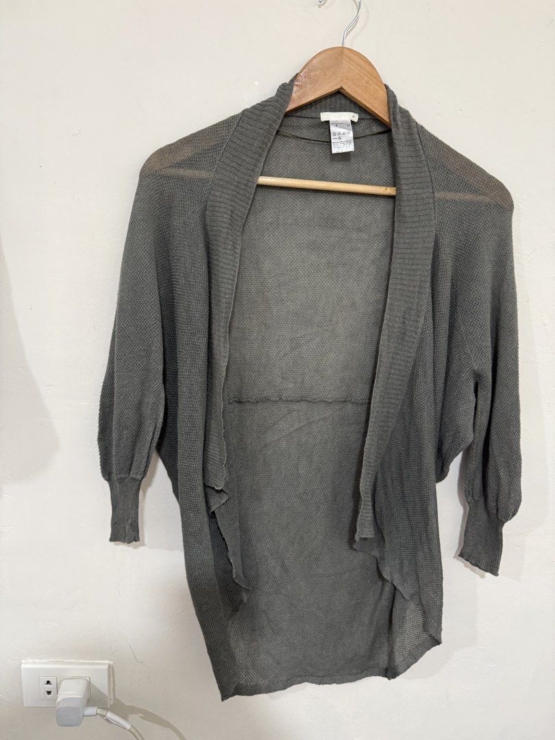 Japan light Knitted gray cardigan (Category: Coats, Jackets and Outerwear) located in Manila. Submitted by morningthrifters (Listing ID 1464462964, Image 2). Description: Japan light knitted cardigan In gray color Brand new inalis ko lang tag Got it for ₱3000 Medium size.