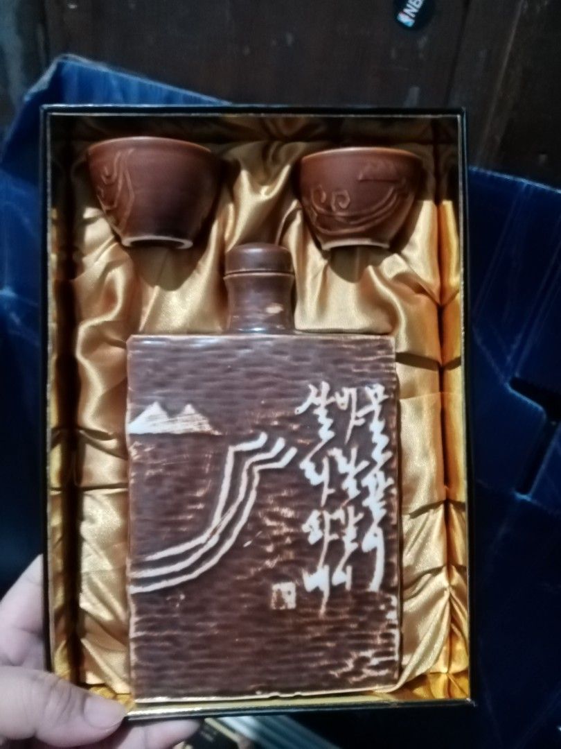 Japanese Ceramics Sake Set (Category: Dinnerware & Cutlery) located in Caloocan City. Submitted by highlanderstore (Listing ID 1464526004, Image 1). Description: .