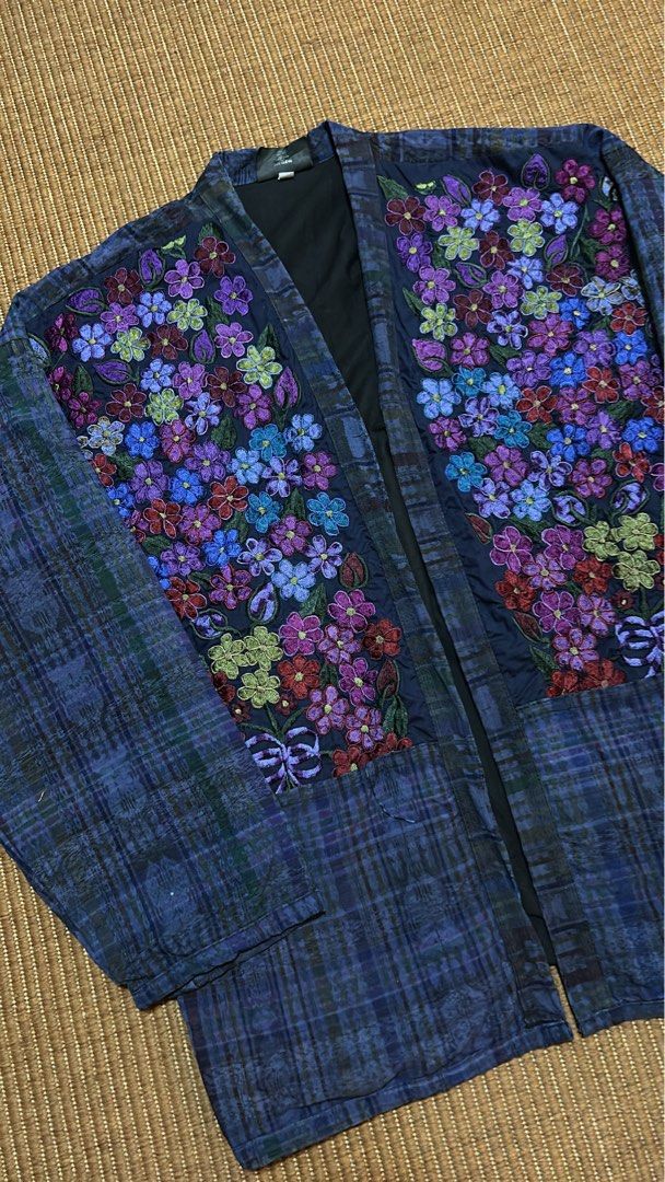 japanese kimono jacket (Category: Coats, Jackets and Outerwear) located in Cavite. Submitted by mr.gb4h (Listing ID 1464441755, Image 2). Description: size large to xl.