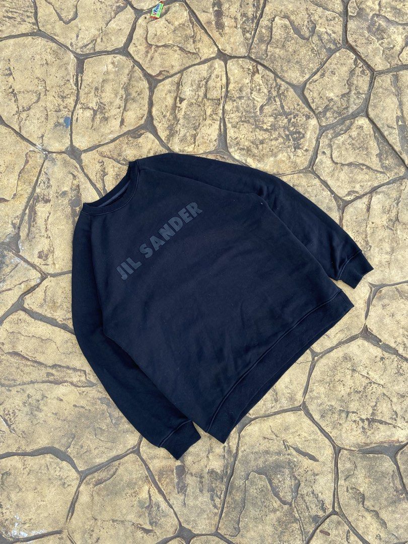JIL SANDER CREW NECK (Category: Hoodies) located in Manila. Submitted by zzztine (Listing ID 1464433951, Image 1). Description: 💎 JIL SANDER CREWNECK 💎 Dimes: 23*28 Color rate: 9.8/10 Condition: EXCELLENT .