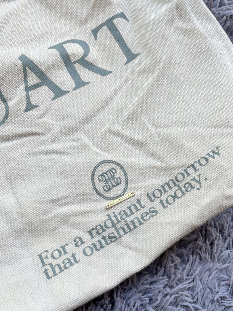 JILL STUART TOTEBAG (Category: Tote Bags) located in Dipolog. Submitted by janja2002 (Listing ID 1464534144, Image 2). Description: GOOD AS BRANDNEW.