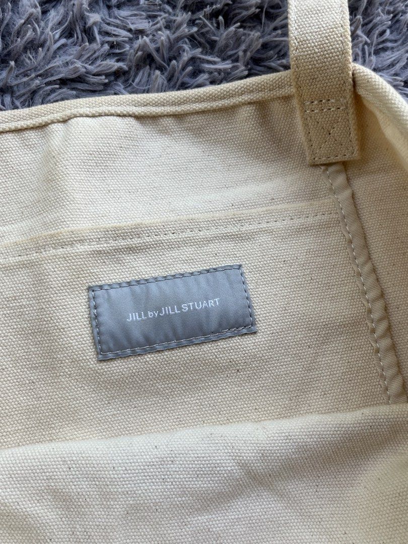 JILL STUART TOTEBAG (Category: Tote Bags) located in Dipolog. Submitted by janja2002 (Listing ID 1464534144, Image 3). Description: GOOD AS BRANDNEW.