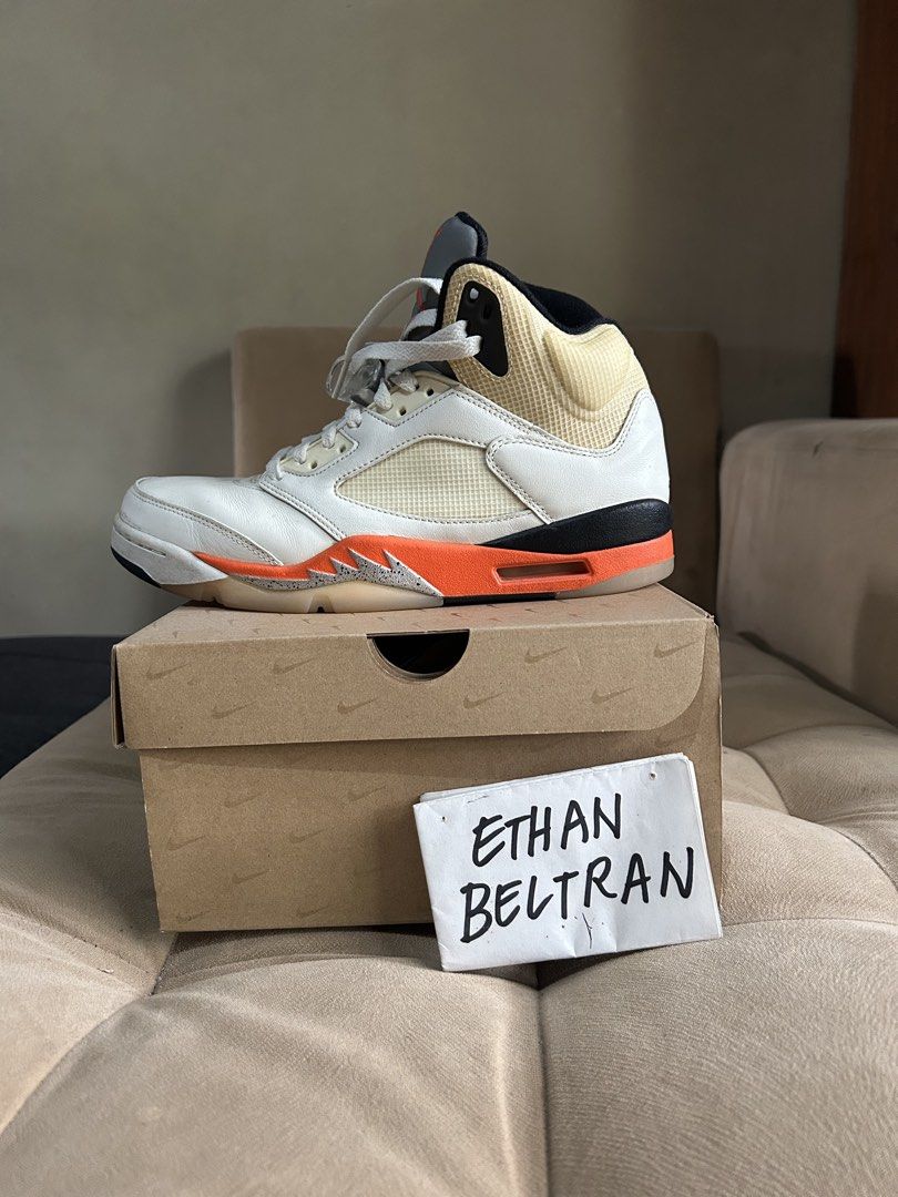 Jordan 5 Retro “Shattered Backboard” (Category: Sneakers) located in Pasig City. Submitted by ethanlucass (Listing ID 1464446336, Image 1). Description: WTS Jordan 5 “Shattered Backboard” Issues: Natural yellowing, rep box, can clean throughly before shipping Used thrice - 9.5/10 condition RFS: Decluttering Size 10 ₱2,500 DM me! 📲.