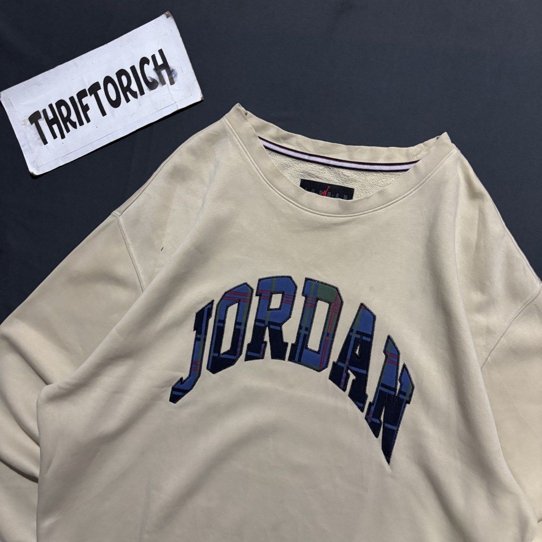 JORDAN ARCLOGO EMBROID SWEATSHIRT (Category: Hoodies) located in Taytay. Submitted by dwinsapparel (Listing ID 1464455745, Image 2). Description: JORDAN EMBROID ARC LOGO SWEATSHIRT W-26 L-28 GOOD CONDITION NEED WASH COMPLETE TAGS ISSUE NECKLINE.