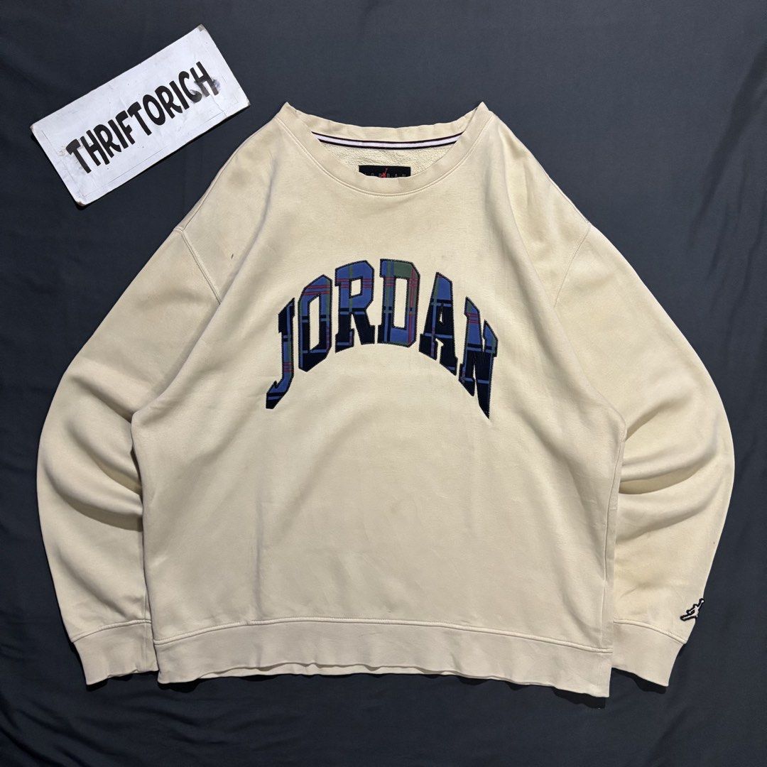 JORDAN ARCLOGO EMBROID SWEATSHIRT (Category: Hoodies) located in Taytay. Submitted by dwinsapparel (Listing ID 1464455745, Image 1). Description: JORDAN EMBROID ARC LOGO SWEATSHIRT W-26 L-28 GOOD CONDITION NEED WASH COMPLETE TAGS ISSUE NECKLINE.