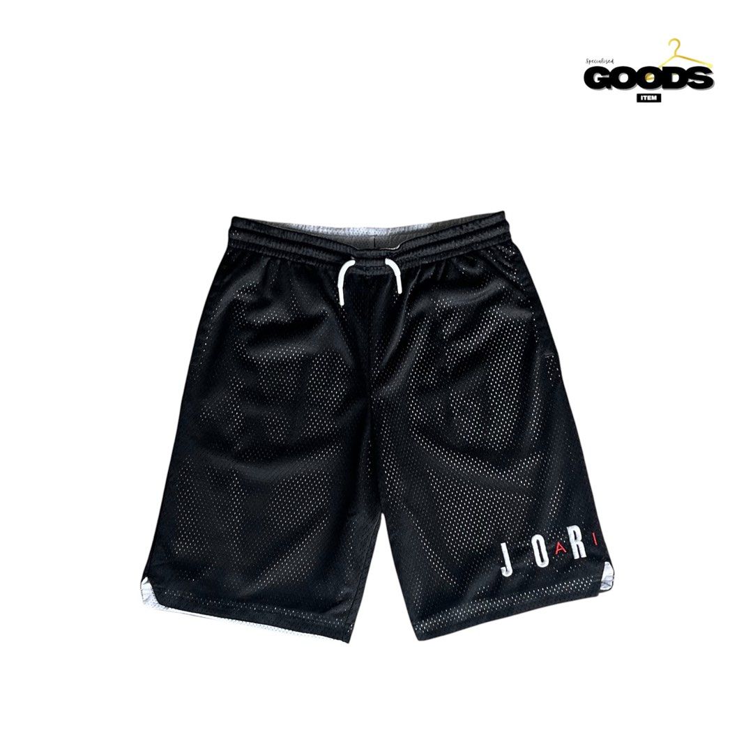 Jordan Jumpman Air Mesh Short (Category: Shorts) located in Cebu City. Submitted by specializedgoodsitem_ (Listing ID 1464533335, Image 1). Description: excellent condition slightly needs wash ( naka display sa store ) details posted color may vary due to light 28 - 32’ waistline 19’ length .
