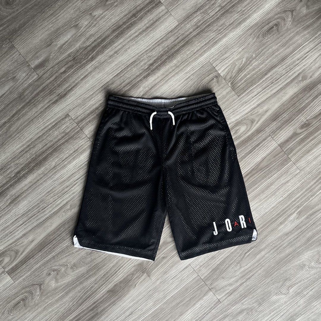 Jordan Jumpman Air Mesh Short (Category: Shorts) located in Cebu City. Submitted by specializedgoodsitem_ (Listing ID 1464533335, Image 2). Description: excellent condition slightly needs wash ( naka display sa store ) details posted color may vary due to light 28 - 32’ waistline 19’ length .