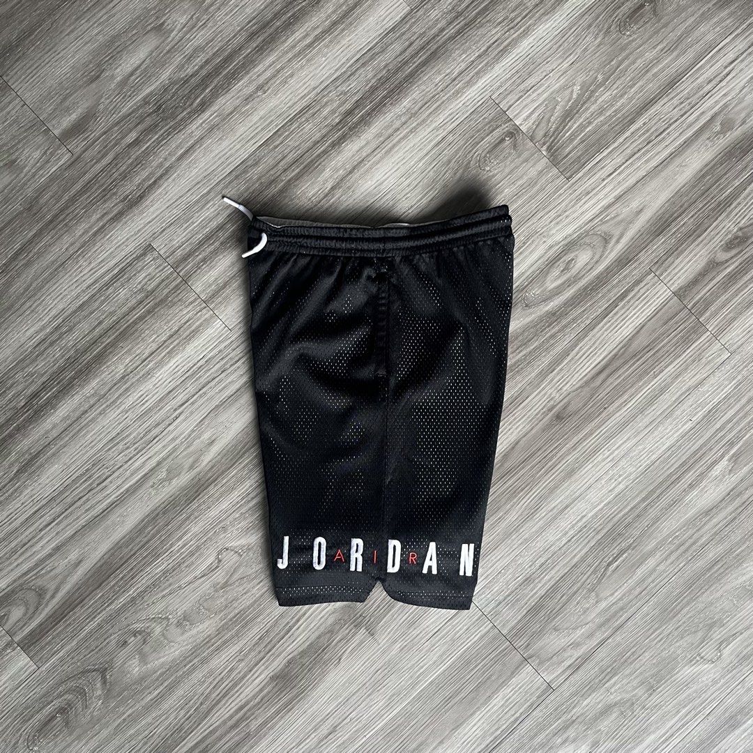 Jordan Jumpman Air Mesh Short (Category: Shorts) located in Cebu City. Submitted by specializedgoodsitem_ (Listing ID 1464533335, Image 3). Description: excellent condition slightly needs wash ( naka display sa store ) details posted color may vary due to light 28 - 32’ waistline 19’ length .