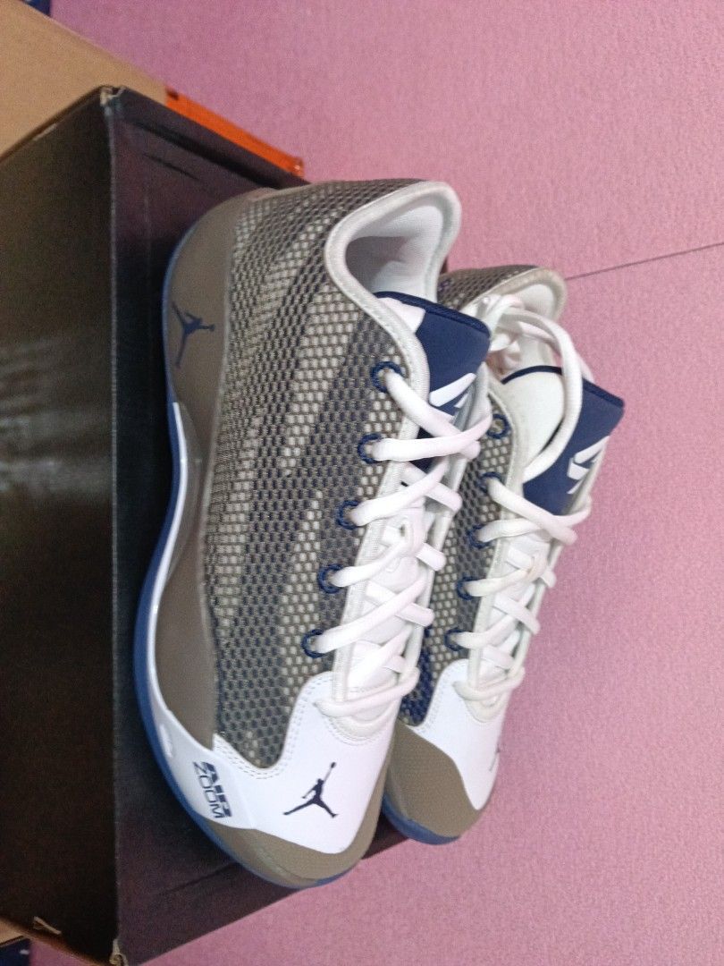 Jordan Luka 77 PF (Category: Activewear) located in Cavite. Submitted by purplepink30 (Listing ID 1464397285, Image 1). Description: Jordan Luka 77 PF Shopworn, there's a little bit of dirt on the left side, please see last photos Shipping fee will be shoulder by buyer.