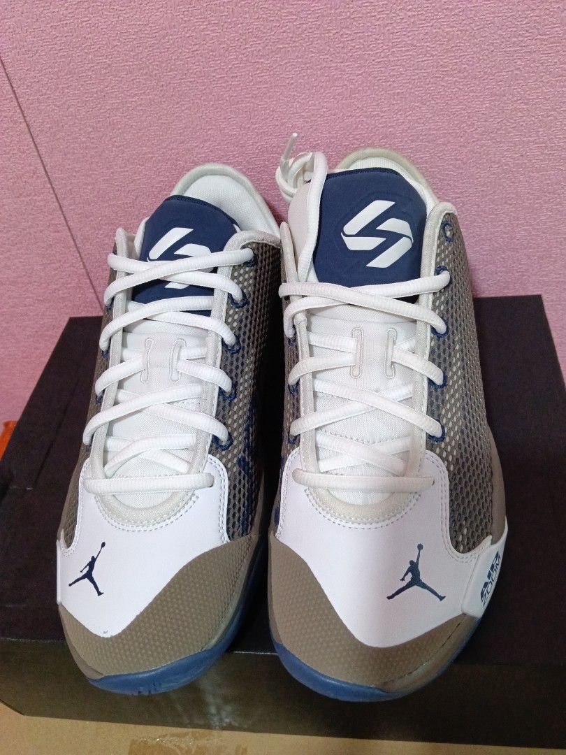 Jordan Luka 77 PF (Category: Activewear) located in Cavite. Submitted by purplepink30 (Listing ID 1464397285, Image 2). Description: Jordan Luka 77 PF Shopworn, there's a little bit of dirt on the left side, please see last photos Shipping fee will be shoulder by buyer.